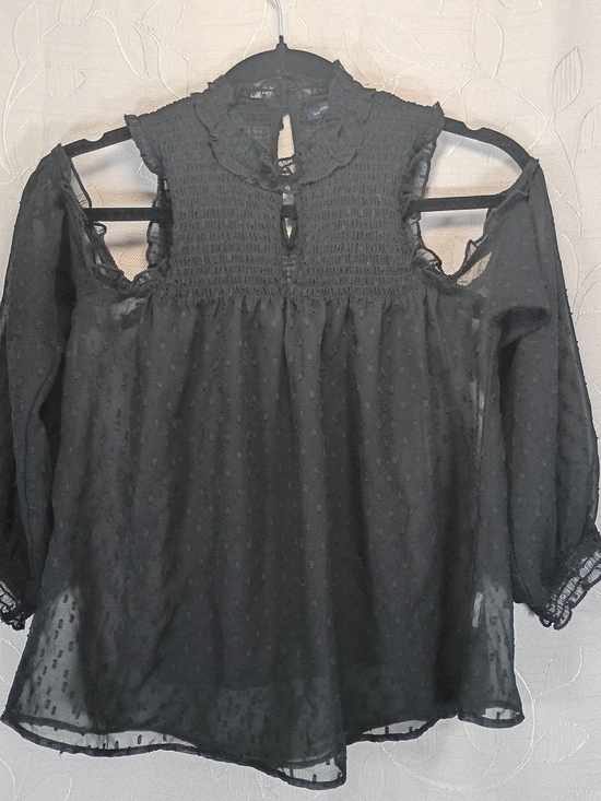 American Eagle Outfitters Tops - American Eagle Outfitters, Cold Shoulder Dot Ruffle Blouse, Size XS.